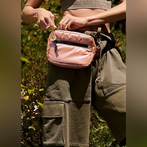 Free People Movement Iridescent Bum Bag NWOT - Picture 1 of 8